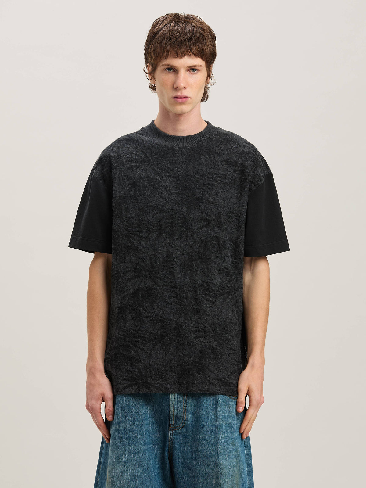 PALM ANGELS  PALMS CURVED LOGO TEE BLACK - GREY PMAA001S25FAB001