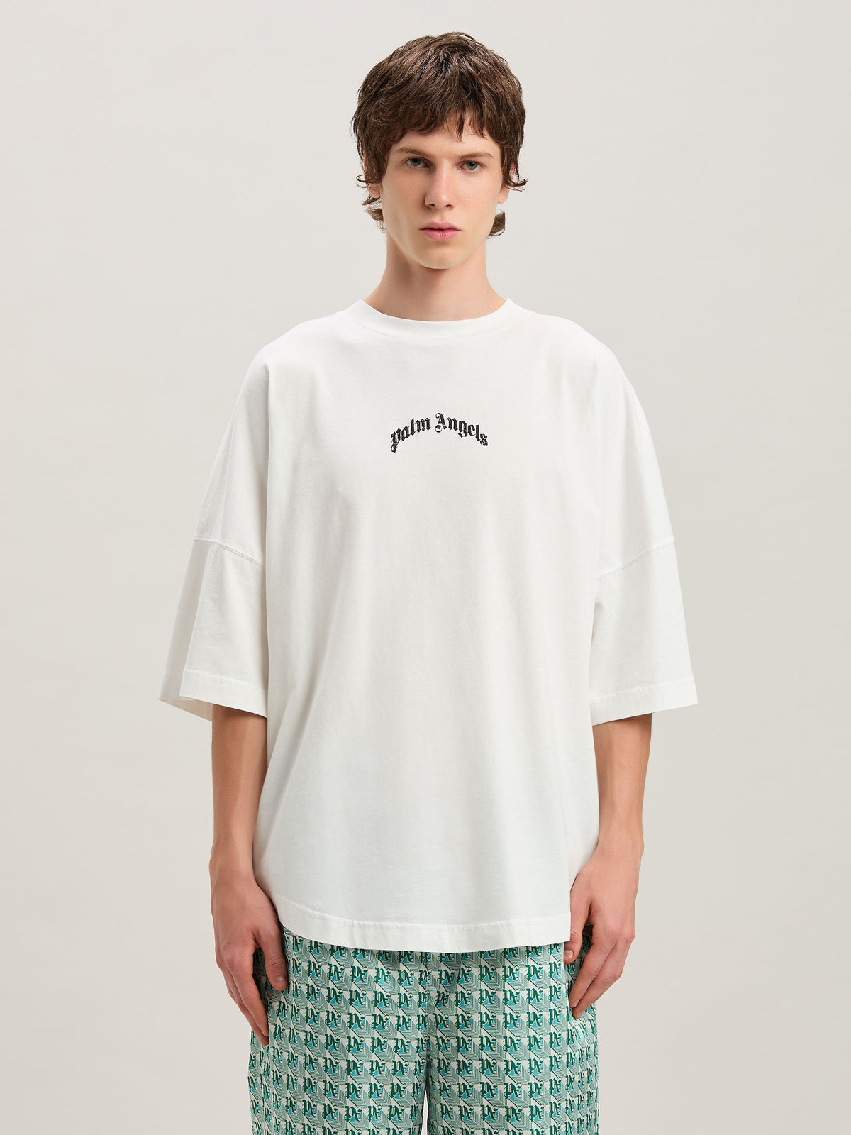 PALM ANGELS BACK CURVED LOGO OVER TEE OFF WHITE - BL OFF WHITE - BLACK PMAA002S25JER001