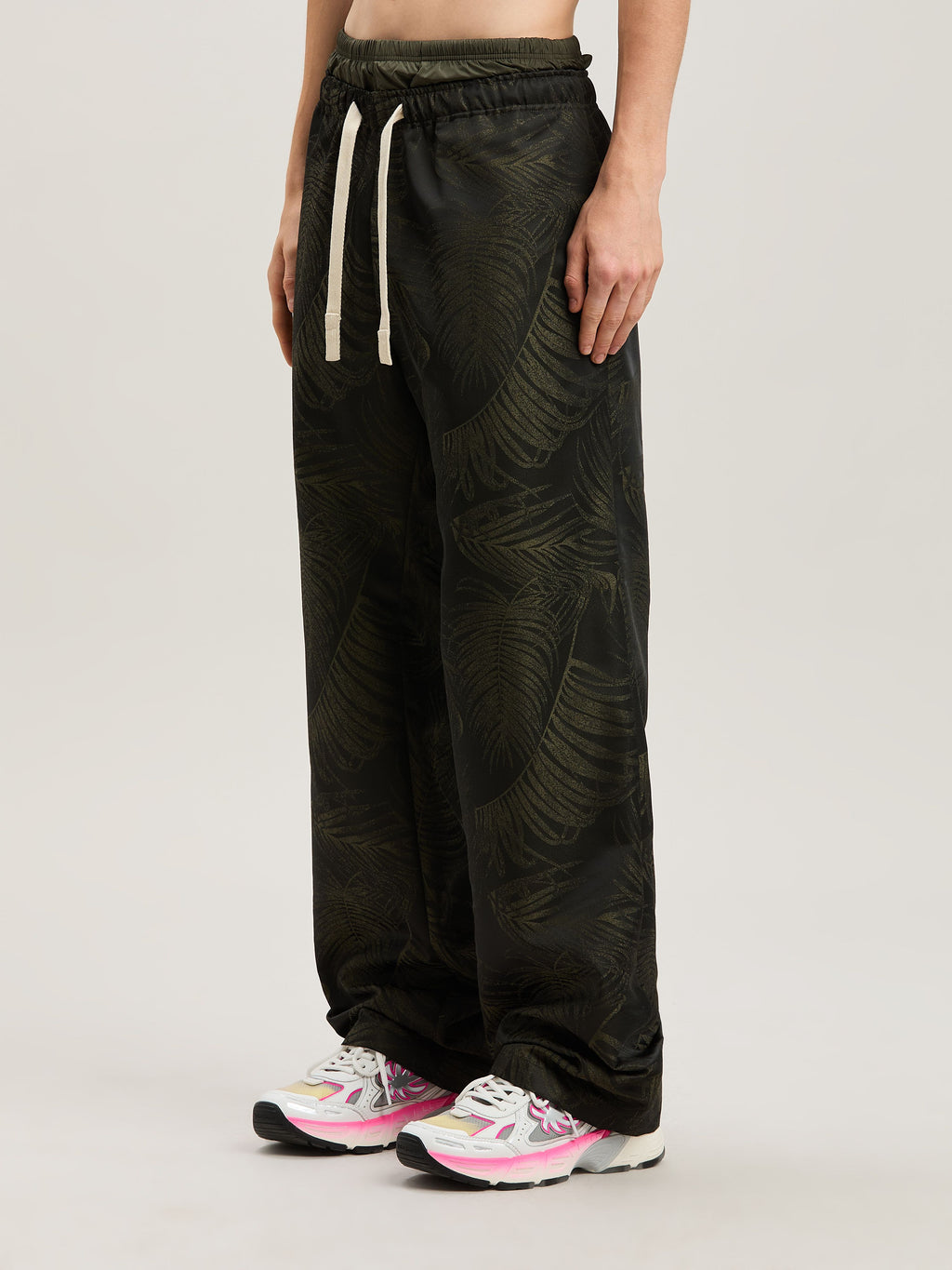PALM ANGELS  PALMS JACQUARD COZY PANTS MILITARY GREEN MILITARY GREEN - MILITARY GREEN PMCA143S25FAB001
