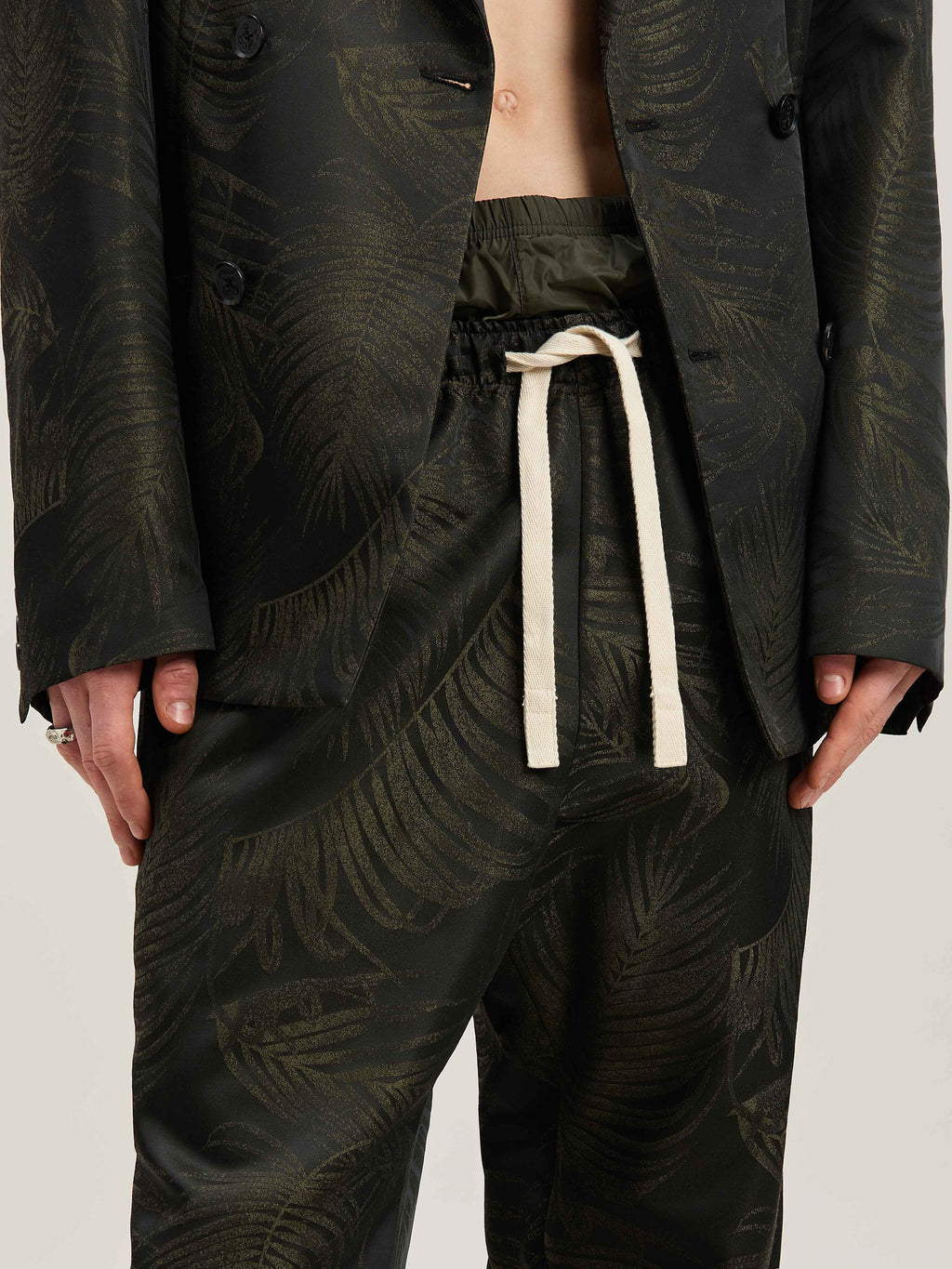 PALM ANGELS  PALMS JACQUARD COZY PANTS MILITARY GREEN MILITARY GREEN - MILITARY GREEN PMCA143S25FAB001