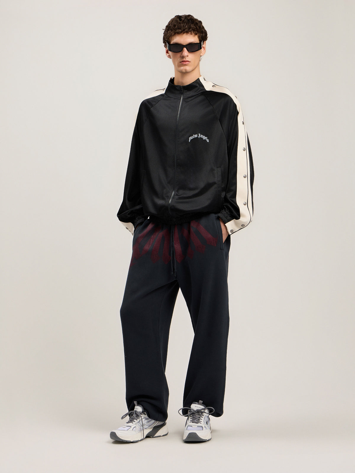 PALM ANGELS Big Waist Logo Sweatpants BLACK BURGUNDY PMCH025S26FLE003