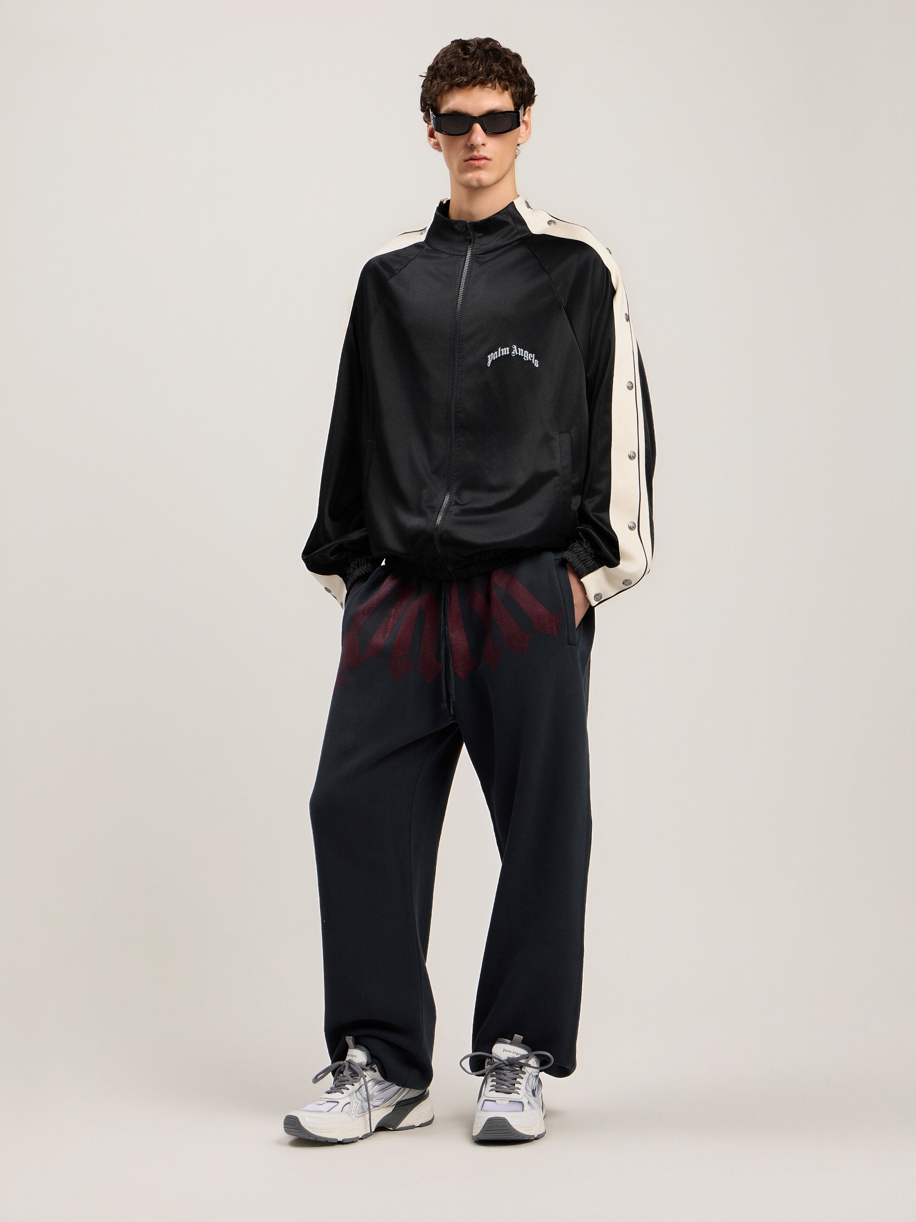 PALM ANGELS Big Waist Logo Sweatpants BLACK BURGUNDY PMCH025S26FLE003