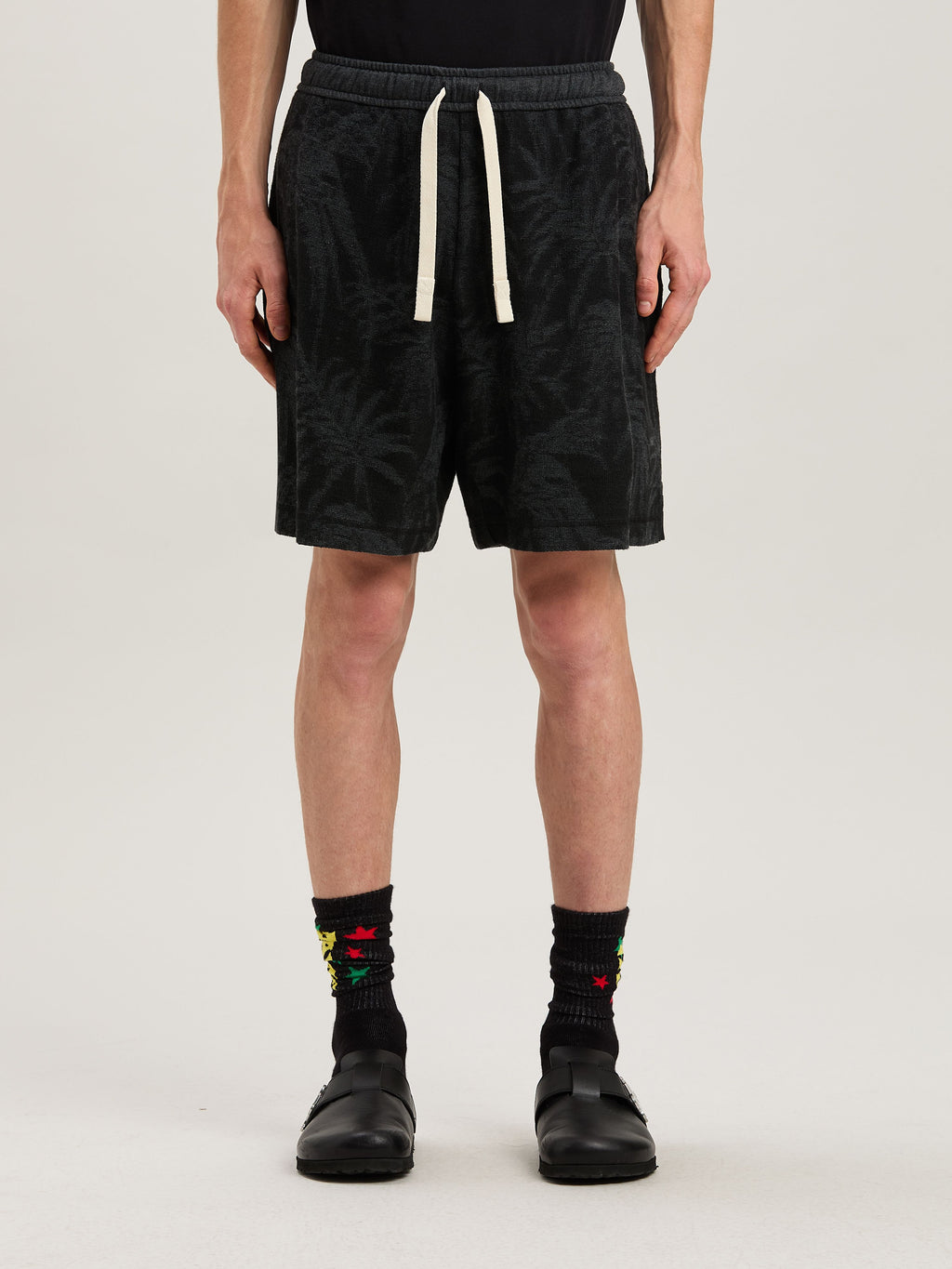 PALM ANGELS  PALMS CURVED LOGO SHORTS BLACK - GREY PMCI025S25FAB001