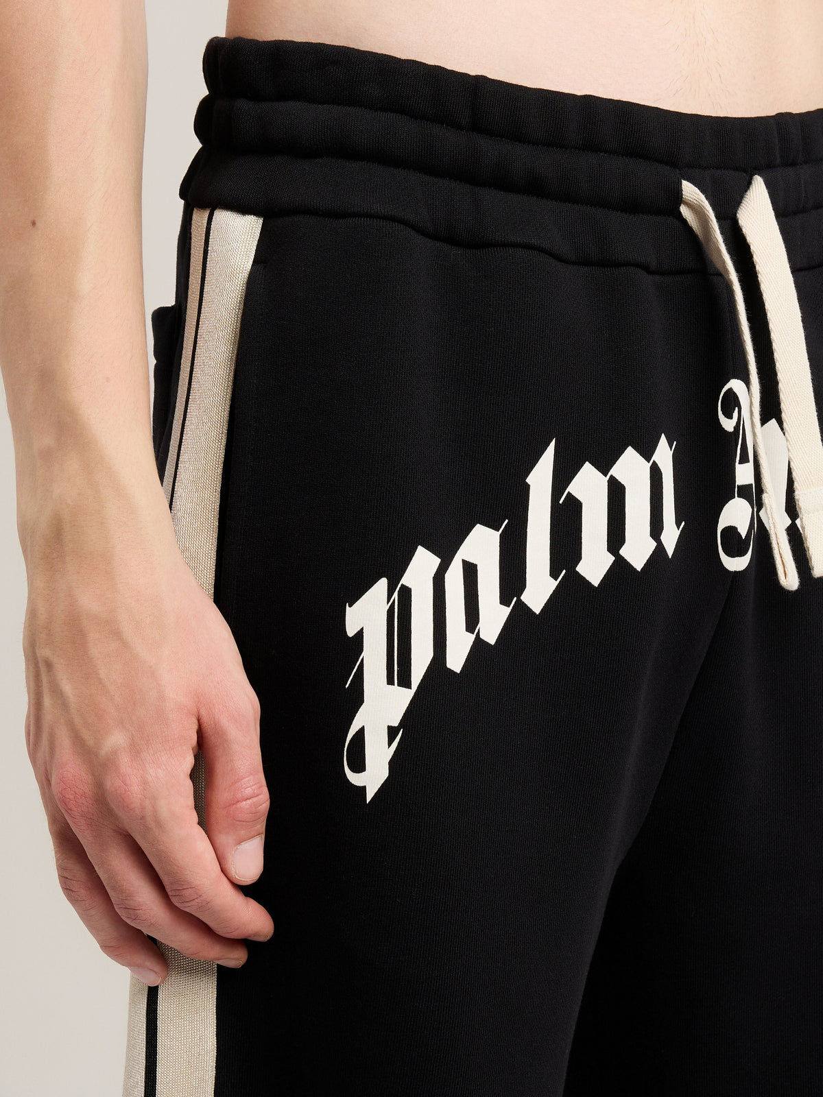 PALM ANGELS Curved Logo Track Sweatshorts BLACK OFF WHITE PMCI02DS26FLE001