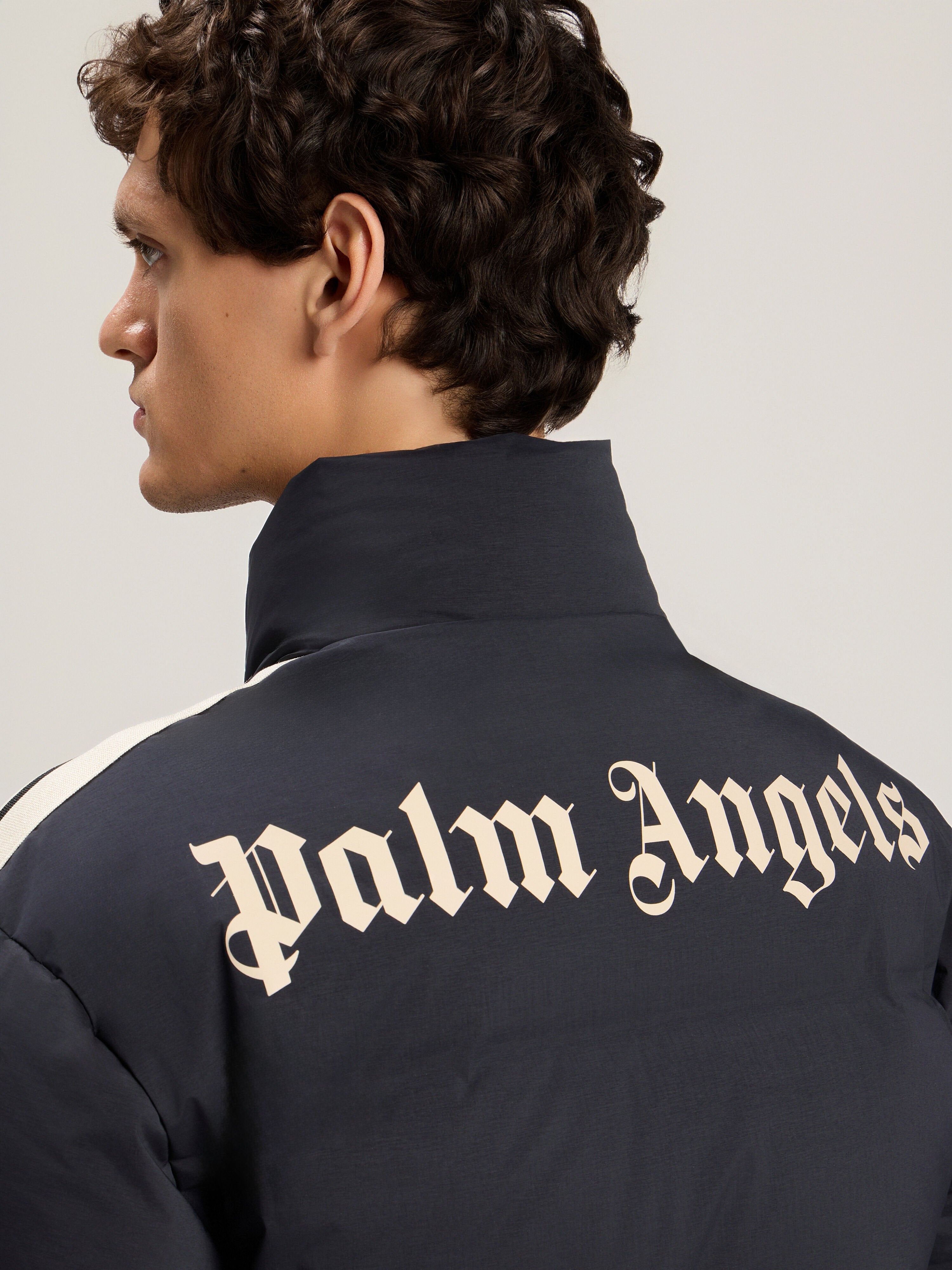 PALM ANGELS Classic Logo Track Down Jacket BLACK TOFU PMED057S26FAB002