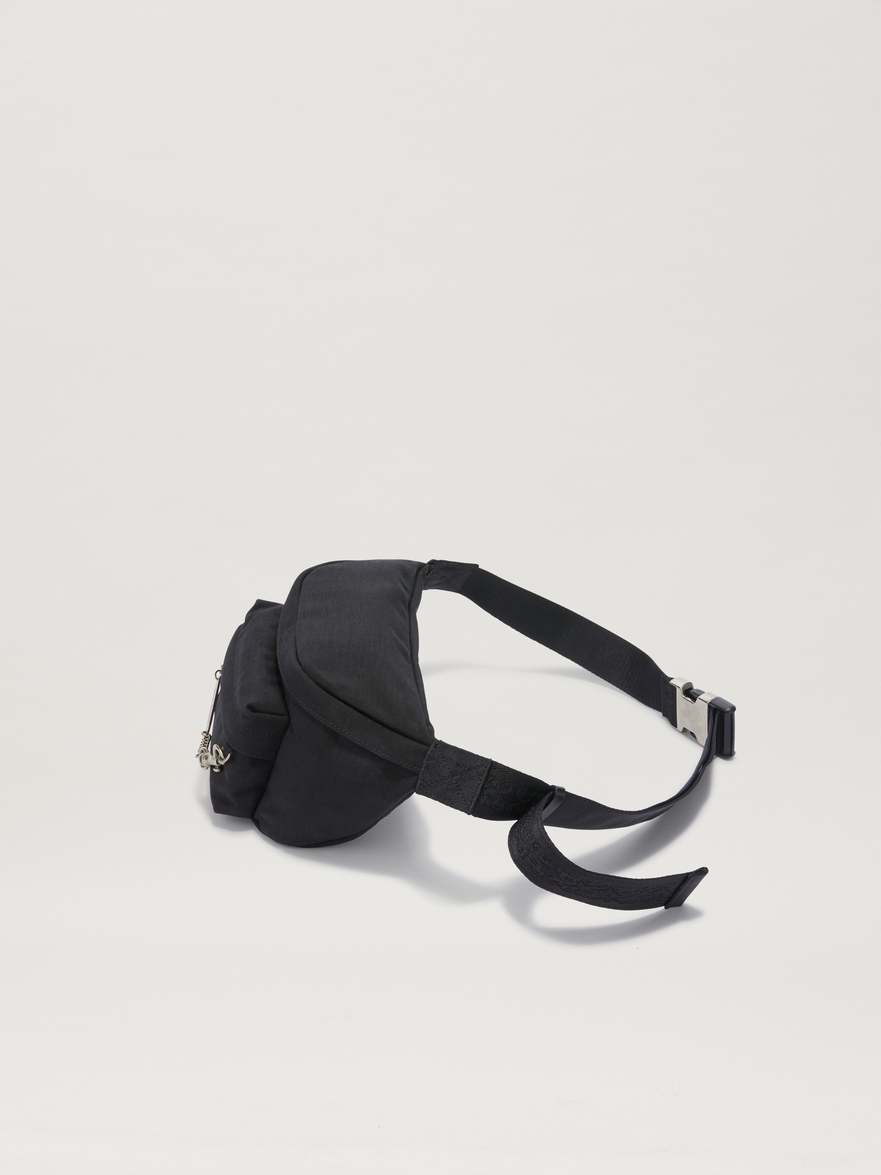 PALM ANGELS  LOGO PLATE FANNY PACK BLACK PMNO00AS25FAB001